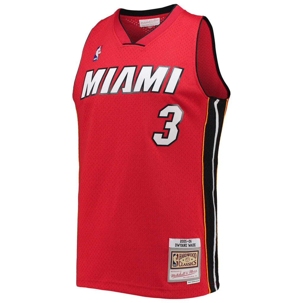 Men's Miami Heat Dwyane Wade Mitchell & Ness Red 2005-06 Hardwood Classics Swingman Jersey - image 2