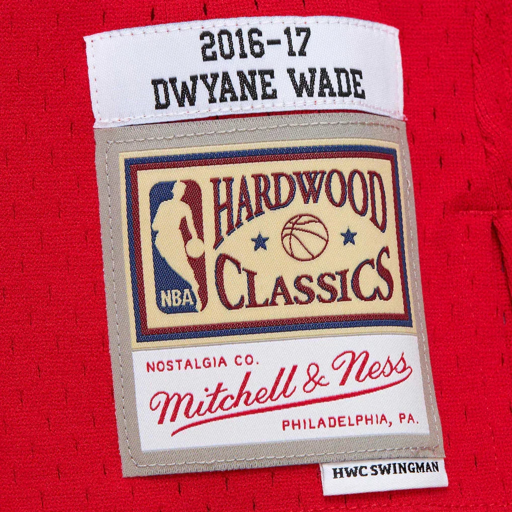 Men's Chicago Bulls Dwyane Wade Mitchell & Ness Red 2016/17 Hardwood Classics Swingman Jersey - image 5