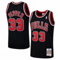 Men's Chicago Bulls Scottie Pippen Mitchell & Ness Black 1997-98 Hardwood Classics Swingman Jersey - image 1