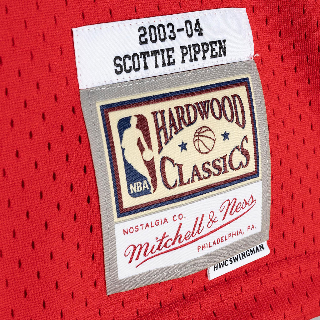 Mens Chicago Bulls Scottie Pippen Mitchell & Ness Red 2003 Hardwood Classics Swingman Jersey - image 5