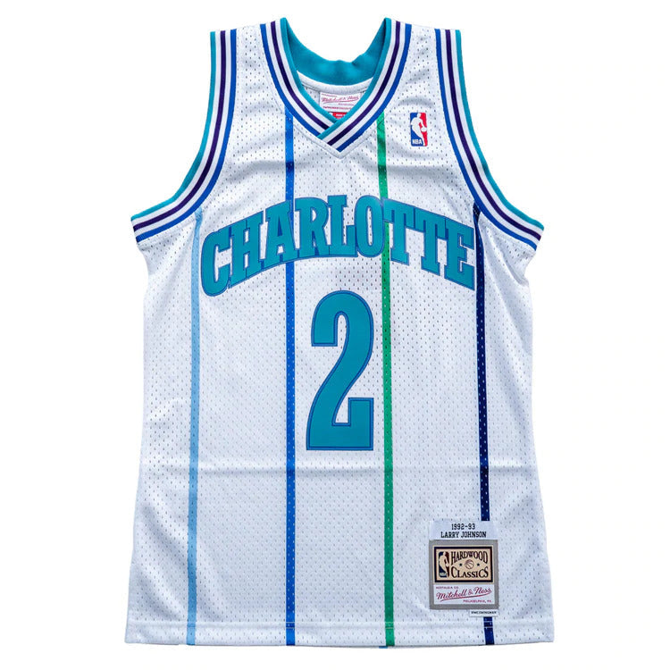 Men's Mitchell & Ness Larry Johnson Charlotte Hornets White 1992-93 Hardwood Classics Swingman Jersey - image 2
