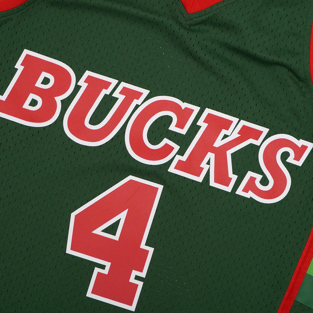 Men's Milwaukee Bucks Sidney Moncrief Mitchell & Ness Green 1983-84 Hardwood Classics Swingman Jersey - image 3